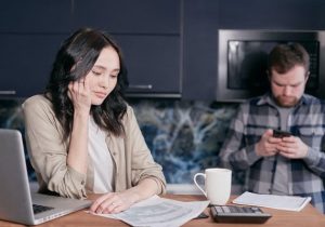 Financial Trauma: Recognizing its Signs, Impact, and How to Deal With It